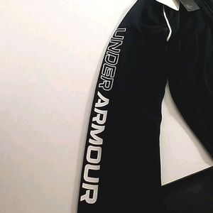 Under Armour Junior 1/4 zip up Pullover. Size JM